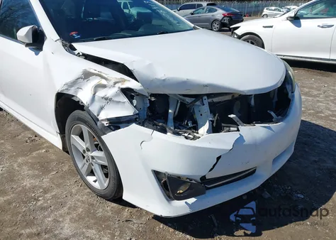 2012 Toyota Camry Se z USA, uszkodzony, nr VIN 4T1BF1FK4CU133407